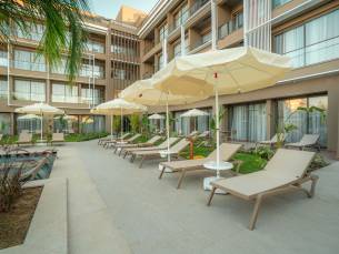 Prive Suite Side & Spa
