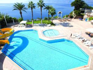 Adonis Hotel