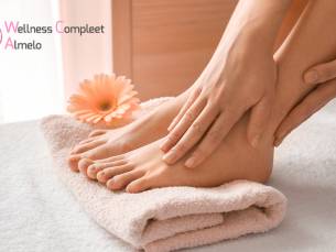 Manicure- of pedicurebehandeling + massage of gellak (30 of 60 min)