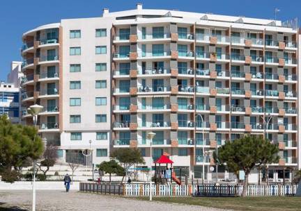 Monte Gordo Plaza
