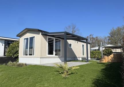 Heide Lodge aan het water met hottub | 6 personen