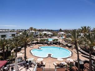 Ontdek het prachtige eiland Lanzarote incl. vlucht, huurauto en ontbijt