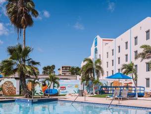 8 daagse vliegvakantie naar TRYP by Wyndham Aruba Adults Only in palm beach, aruba