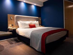 8 daagse vliegvakantie naar Holiday Inn Express Stansted Airport in londen, groot-brittannie