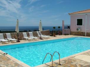 Sarantos Pool Suites