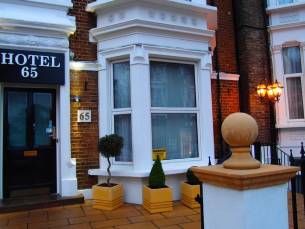 Hotel 65