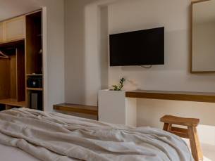 Iskios Suites - adults only