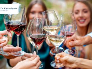 Wijnproeverij bij jou thuis + fles wijn (4, 6 of 8 pers) of bubbelproeverij (6 pers)