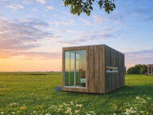 Overnacht in een PRACHTIGE Weidesuite midden in de natuur met panoramisch uitzicht nabij Leeuwarden!