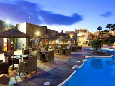 Even er tussenuit of juist lang genieten van Costa Teguise, Lanzarote! O.b.v. logies, halfpension of all-inclusive!