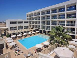 Nelia Gardens