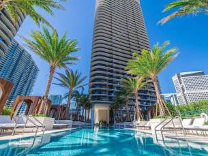 SLS Lux Brickell Hotel