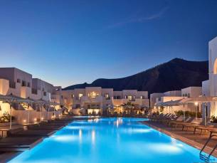 Aqua Blue Hotel - Member Of KD Hotels & Resorts