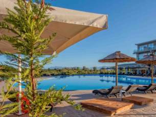 Ninos Laguna Holiday Resort