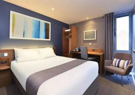 Travelodge London Central City Road Hotel