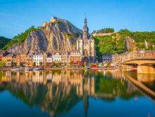 Verblijf in kasteelhotel in Dinant incl. ontbijt en 2-gangendiner