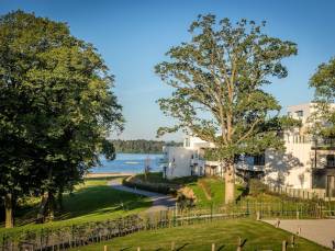 Golden Lakes Hotel