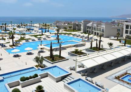 Pickalbatros White Beach Resort