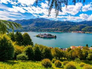 Autorondreis Italiaanse meren tussen de Alpen