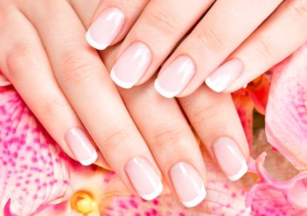 Manicurebehandeling (45 min) en/of gellak