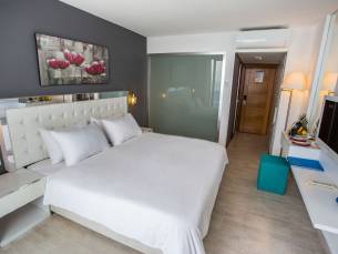Le Bleu Hotel & Resort