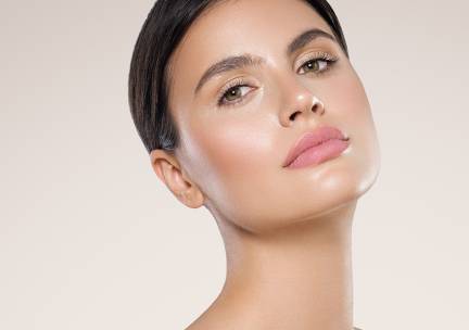 Wenkbrauw- of wimperbehandeling naar keuze