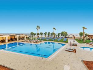 Malia Bay Beach Hotel en Bungalows