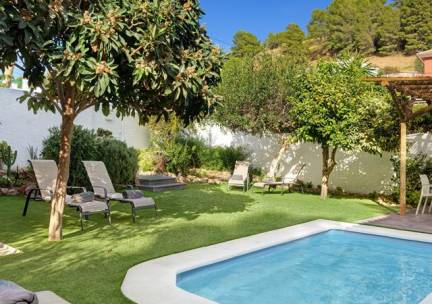 Villa Conchita, Villa Isabel By Seric