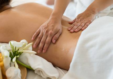 Ontspanningsmassage of Kobido-gezichtsmassage (45 of 60 min)