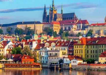 De ultieme Alles-in-1-Deal: PRAAG! ???? | 4*-hotel in Praag incl. vlucht, transfer, ontbijt en dagexcursie met bustour, cruise en lunch t.w.v. € 155,00 p.p.