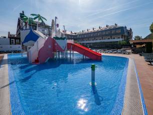 Santa Susanna Resort