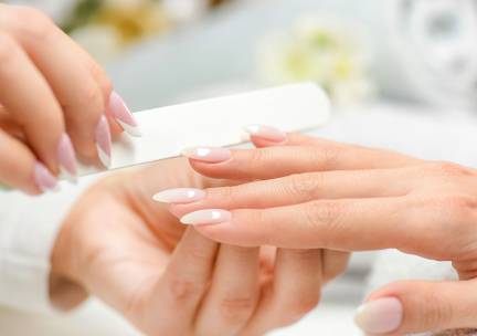 Manicurebehandeling met gellak, gelpolish en/of BIAB