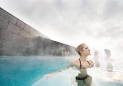 Luxe all-inclusive wellnessoase ontmoet besneeuwd Alpenpanorama in Stans