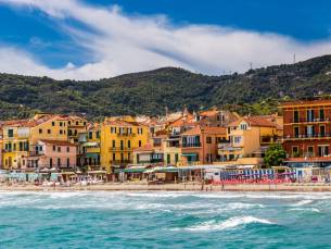Vertrek 23 oktober! LUXE minicruise Middellandse Zee: Barcelona, Marseille & Savona Incl. vlucht, o.b.v. volpension of all-inclusive