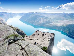 Bewonder de Noorse fjorden en steden tijdens een 8-daagse cruise vanuit Rotterdam o.b.v. volpension of all-inclusive