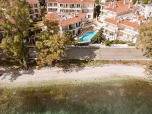 Meliti Waterfront Suites
