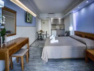 Fly & Go Mary & Mary Royal