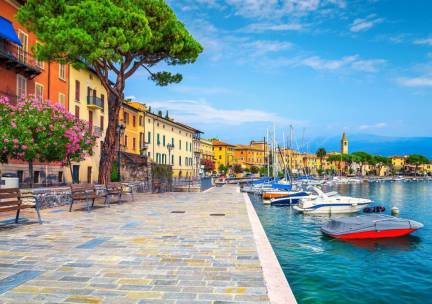 Prachtig gelegen hotel met ZWEMBAD in Tignale nabij het Gardameer! Incl. ontbijt, diner, GRATIS parkeren en rondleiding door wijnhuis met proeverij