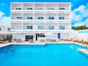 8 daagse vliegvakantie naar azuLine Mediterraneo in santa eulalia, spanje