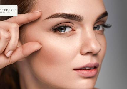 Wimper- of wenkbrauwbehandeling naar keuze