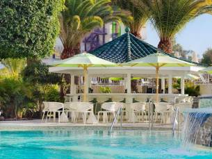 Hotel Seaside Sandy Beach