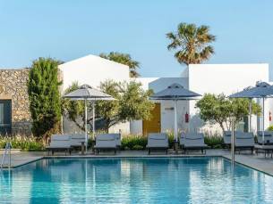 Diamond Deluxe Hotel