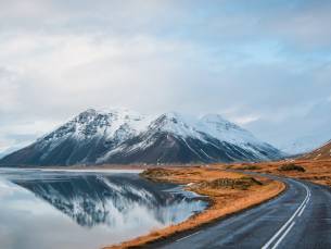 Fly & Drive IJsland: Een 10-daags avontuur langs de Golden Circle, gletsjers en ruige fjorden incl. vlucht, ontbijt en huurauto