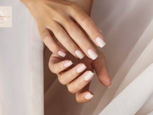Gellak en/of BIAB-behandeling of acrylnagels