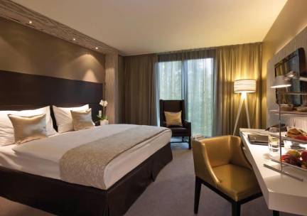 Radisson Blu Park Royal Palace