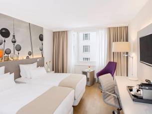 NH Berlin Checkpoint Charlie