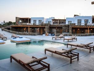 Magisch Mykonos: 4*-hotel met luxe suite met bubbelbad incl. vlucht, transfer en ontbijt