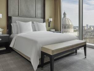 Four Seasons One Dalton Street