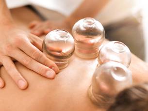 Cuppingmassage (40 min) + evt. voetreflexmassage, coaching of rug-, nek- en schoudermassage (30 min