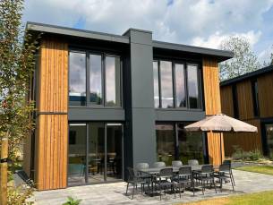 FLASHDEAL! ⚡ Grote en ruime chalet voor de HELE familie bij EuroParcs Maasduinen! Midden in de natuur in Noord-Limburg vlakbij de Duitse grens